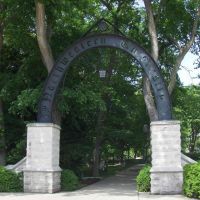 Northwestern University The Arch, GLCT, Еванстон