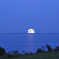 (Super) Moon rising over Lake Michigan, Еванстон
