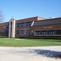 Field Elementary School, Елмхурст