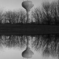 Water Tower Construction Reflection, Норт Риверсид