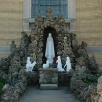 Forest Park, IL - Grotto of the Virgin Mary, St. Bernadine Catholic Church, Ривер Форест