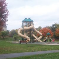 Mount St Marys Park playground, Сант-Чарльз
