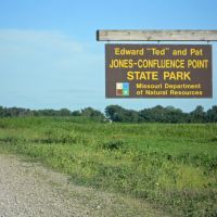Entrance to Edward "Ted" and Pat Jones Confluence Point State Park, West Alton, Missouri, Саут-Роксана