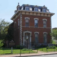 Historic Gruenewald House, GLCT, Андерсон