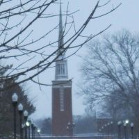 Snowy day on the Anderson University campus, Мадисон