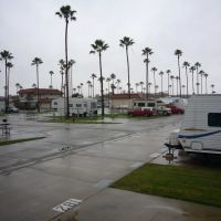 Anaheim RV Village in Rain, Анахейм
