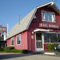 Bail bonds from a barn!, Бакерсфилд