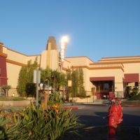 El Paseo Shopping Center, South Gate, California, Белл-Гарденс