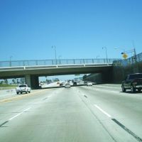 I-5 travels under the Stanton avenue overpass which was rebuilt in 2008. This section of I-5 was only 6 lanes total before the I-5 Gateway project widened the freeway from May 2006 to Sept 2010. Some pavement & retaining walls were less than a decade old , Буэна-Парк