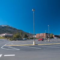 Looking out West across the parking lot of Raleys Supermarket, Oakhurst CA, 2/2011, Валнут-Крик