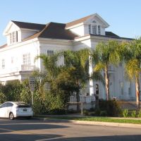 Rives-Moccabe house built 1912 located at 10921 Paramount Blvd., Downey, CA, USA, Дауни