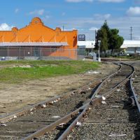 San Joaquin Valley Railroad Co tracks through the industrial park of downtown Fresno, 1/2013, Истон