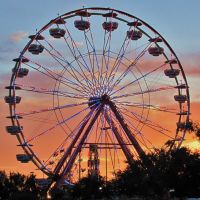 Ferris wheel at Sierra Vista Mall Clovis, Ca., Кловис