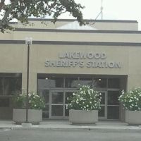 Sheriffs Station viewed from Clark Ave., Лейквуд