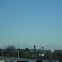 San Gabriel Mountains seen from the Interseccion of Fwys 105 @ 405 in Los Angeles, CA USA, Леннокс