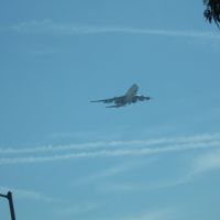 Plane in his way to land @ LAX seen from the corner of Century Blvd. & Yukon St. Inglewood, CA, USA, Леннокс