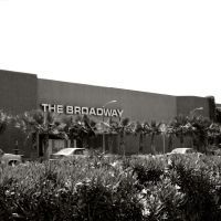 The Broadway, Hawthone Plaza Shopping Center, Hawthorne, California (2010-06-27), Леннокс