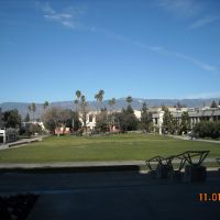 Vista general del campus de LLU y al fondo Montes de S. Bernardino, Линда