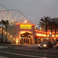 Hooters Restaurant in Long Beach, CA, Лонг-Бич