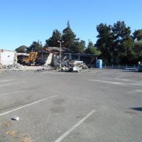 Safeway under demolition, Los Altos, Лос-Альтос