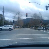 stoped at a red light in los gatos, Лос-Гатос