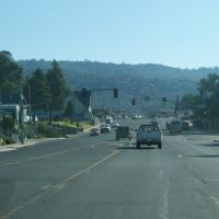 Highway in Oakhurst, Лос-Ньетос