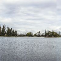 Stitched panorama image of Ellis Lake, viewing north-north-westerly to easterly, from near the intersection of 9th St. (Calif. State Hwys. 20/70) and D St. Marysville, California, Марисвилл