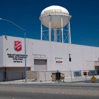 The Salvation Army Store & the Modesto Water Tower, 5/2011, Модесто
