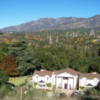 View from above the Boddy House overlooking La Canada-Flintridge and looking towards the Crescenta Valley, Монтроз
