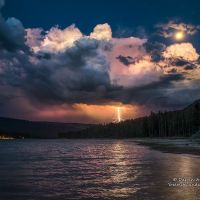 Lightning Strike and a Full Moon over Bass Lake., Оакхарст