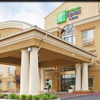 Holiday Inn Express Salinas - Hotel Exterior, Салинас