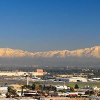 San Gabriel Mountians with snow, Southern California, Сигнал-Хилл