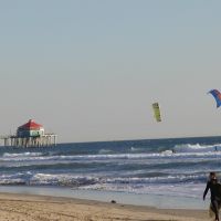 Kite Surfing Off H. B., Хантингтон-Бич