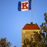 University of Kansas Flag atop Fraser Hall, Лоуренс