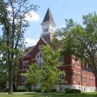 Linn County courthouse, second oldest courthouse in the state, Mound City, KS, Овербрук