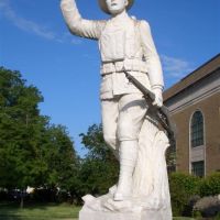WWI doughboy life-size statue, Parsons, KS, Парсонс