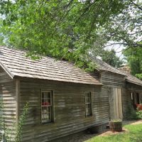Recontructed 1854 Ward Cabins, Topeka, Ks, Топика