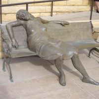 Interlude; life-size bronze sculpture,FHSU,Hays,KS, Хэйс