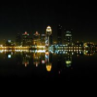 Louisville, KY accross Ohio river at night., Лоуисвилл