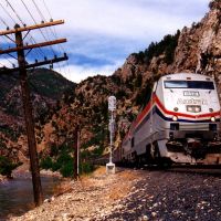 Amtrak entering Glenwood Springs, CO, Гленвуд-Спрингс