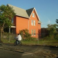 orange house, Бриджпорт