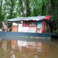 Mattabesset River-house boat, Миддлетаун