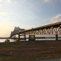 Horace Wilkinson Bridge, I-10, over the Mississippi River at Baton Rouge, La. USA  (December 2011), Батон-Руж