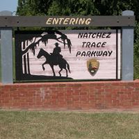 Entering the Natchez Trace Parkway Sign, Traceway Drive, Natchez, Mississippi, Клейтон