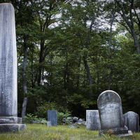 Gravestones in Hartford Ave. Cemetery in Bellingham, MA, Варехам