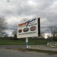 Thompson Speedway Entrance, Дадли