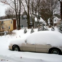 Car under snow, Линнфилд