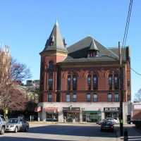 Newtonville Masonic Building, built 1896, Victorian Renaissance style, Ньютон