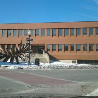 New Bedford Federal Building and ugly sculpture, Оксфорд
