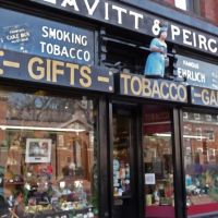 Harvard Square Leavitt & Peirce Shop, Сомервилл